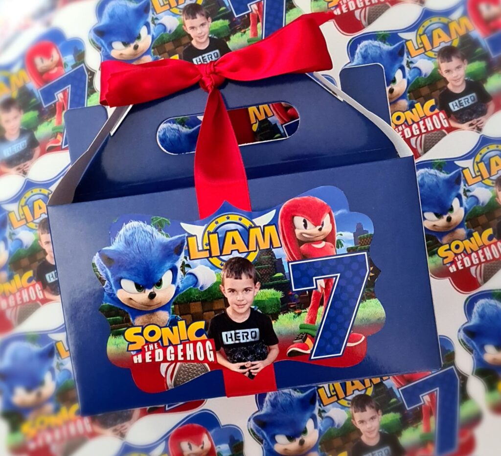 Themed Party Pack Box with Sticker & Ribbon Kidz Cardz & Party Buckets